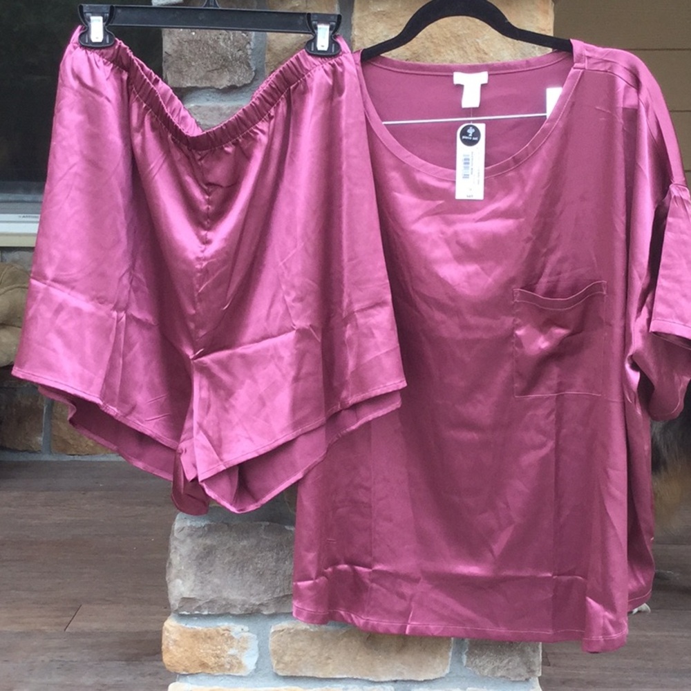 Ambrielle pj set spa retreat travel lodge farmer’s beach pool party brunch